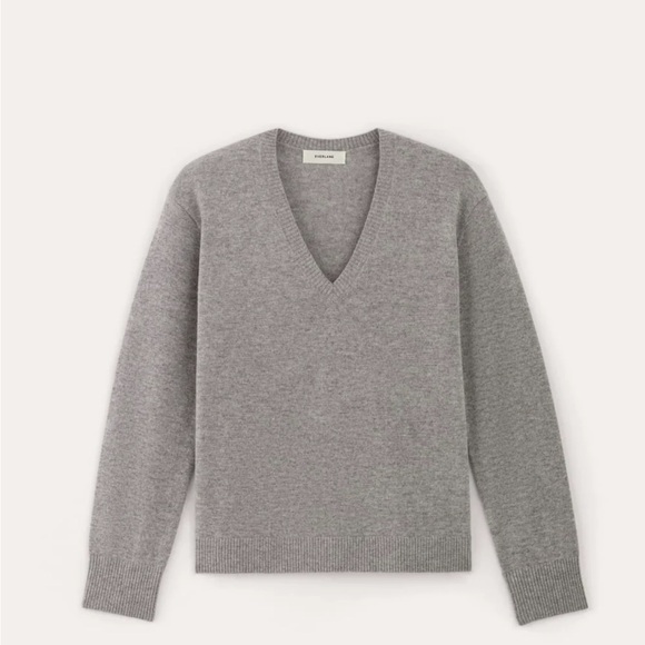 Everlane Sweaters - Everlane Classic V-Neck Cashmere Women's Sweater